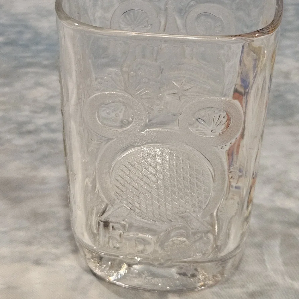 Vintage 2000 McDonalds Disney World Glasses Set of 4 Complete Theme Parks Mickey
